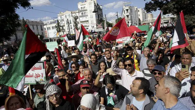 Tunisia: Pro-Palestinian demonstration in front of South Africa embassy